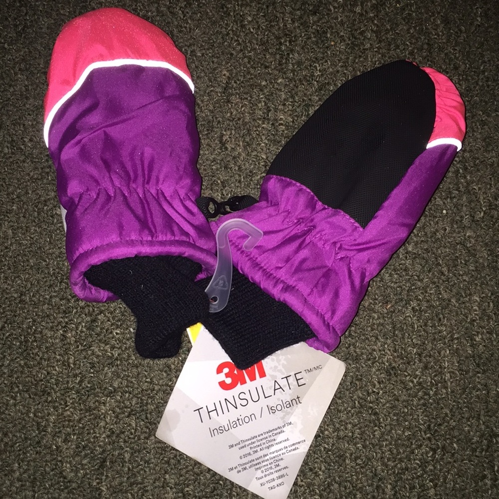 Insulated infant gloves